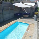 A 300m De La Maison - Jardin - Piscine Pour 4 Порник