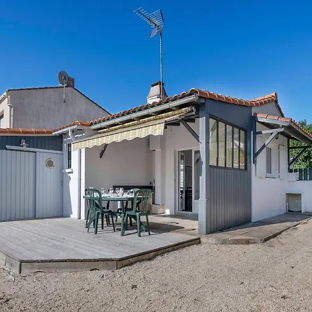 A 300m De La Maison - Jardin - Piscine Pour 4 *