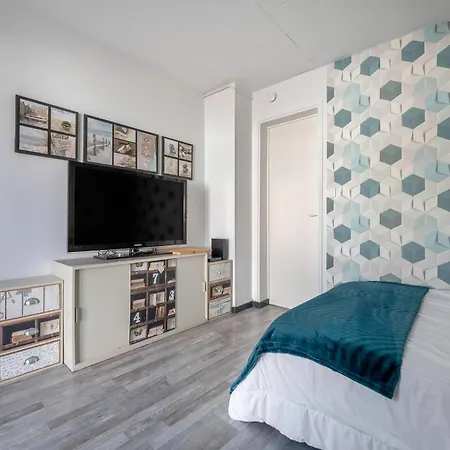 A 300m De La Maison - Jardin - Piscine Pour 4 Дом отдыха