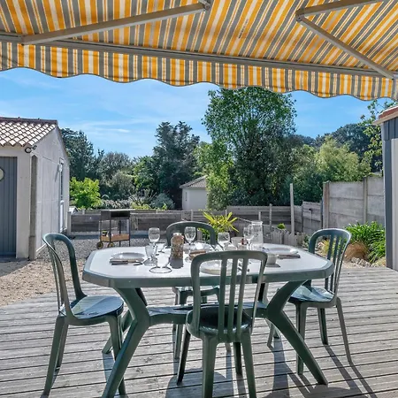 A 300m De La Maison - Jardin - Piscine Pour 4 *